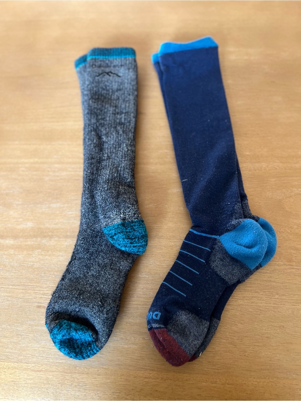 NWOT DARN TOUGH Women's Mountaineering Over-the-Calf Heavyweight Hiking Sock (M) - Picture 3 of 4